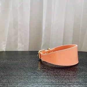 Haiwan Apricot Thin Leather Collar